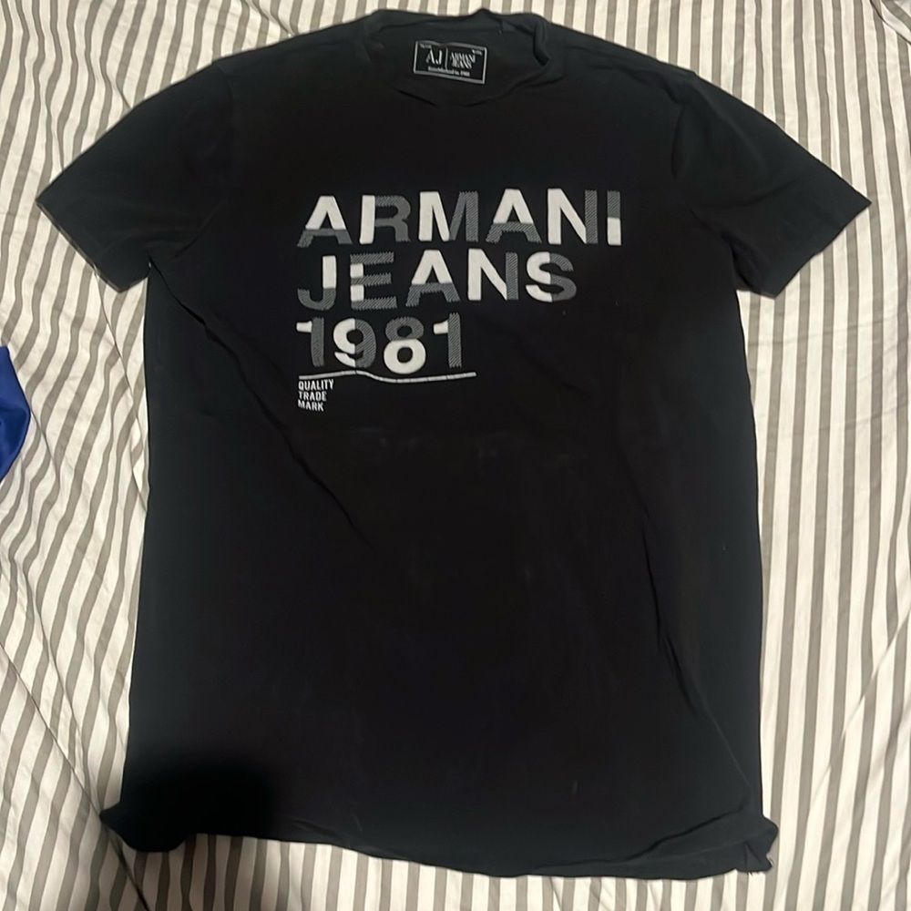 Armani t shirt men’s small